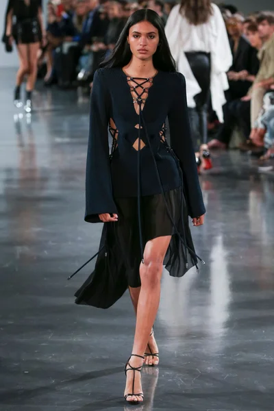 Look 11